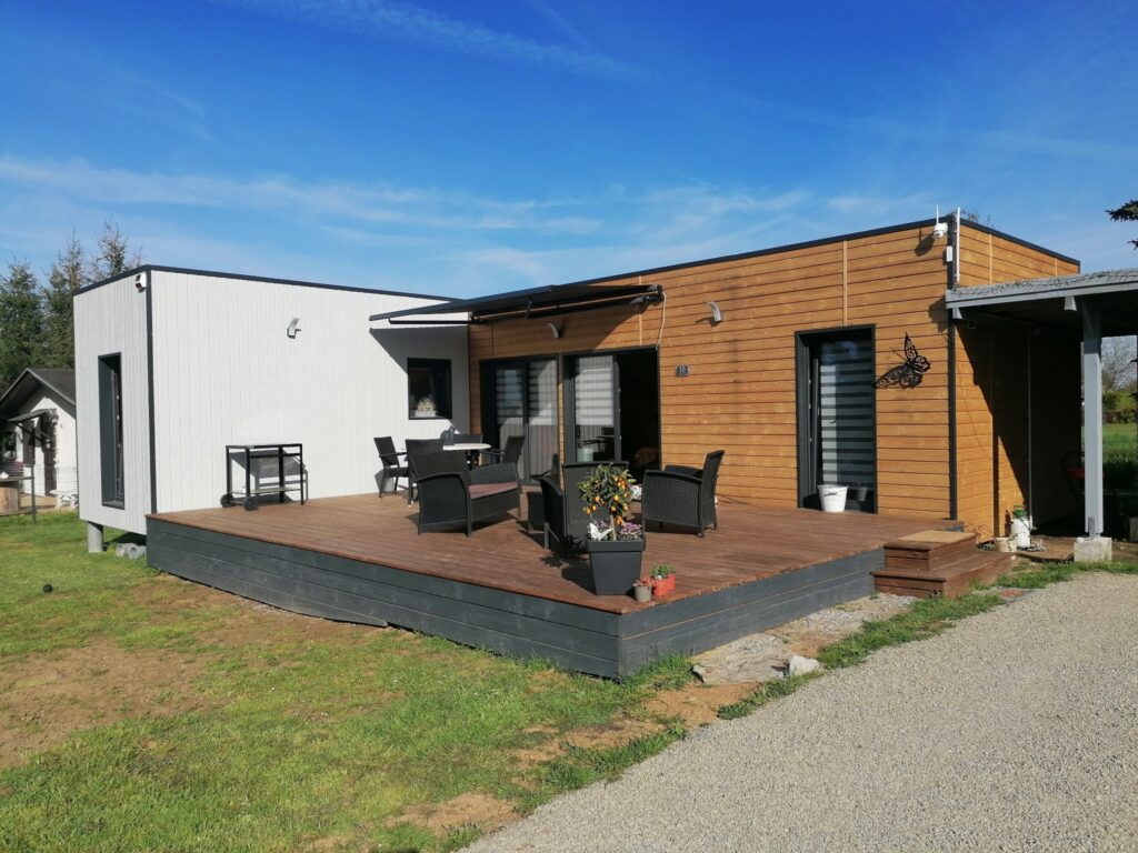 Bureau de jardin extérieur bardage bois naturel